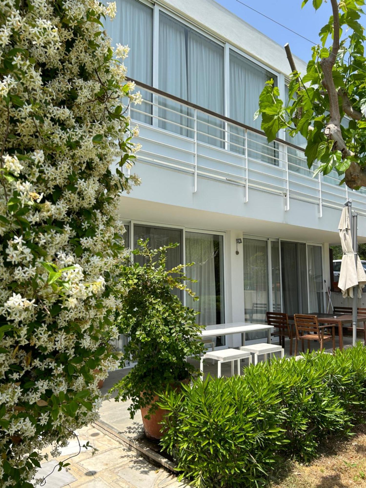 Art By Praxis Apartment Governors Beach Exterior photo